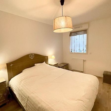 T2 De Standing Port Et Plages A Pieds 기델 외부 사진